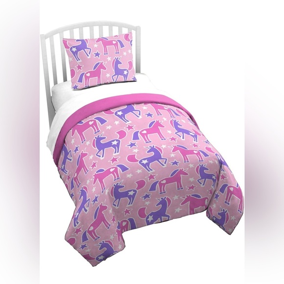 Jay Franco Trend Collector Unicorn Glow in The Dark Full Comforter & Sham Set - Picture 3 of 7